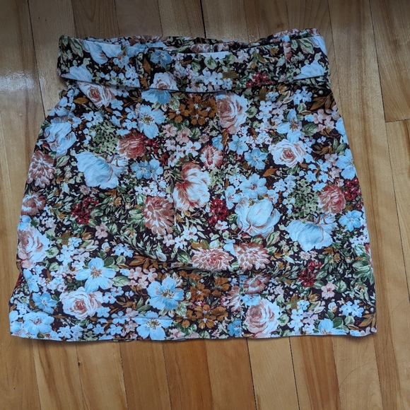 Zara floral miniskirt with belt - Picture 3 of 7